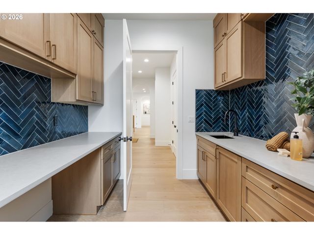 4302 Nw 140TH Way, Vancouver, WA 98685