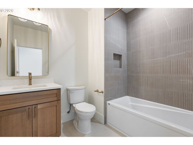 4302 Nw 140TH Way, Vancouver, WA 98685