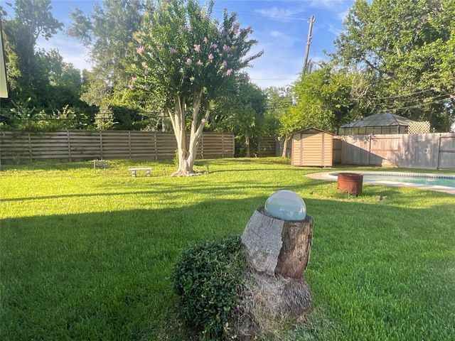 654 N Flamingo Drive, Seabrook, TX 77586