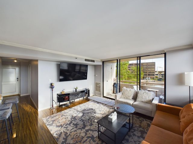 3525 Sage Road 403, Houston, TX 77056