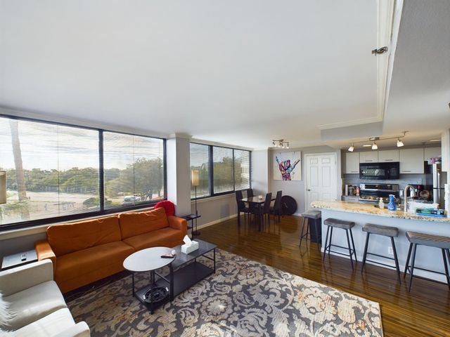 3525 Sage Road 403, Houston, TX 77056