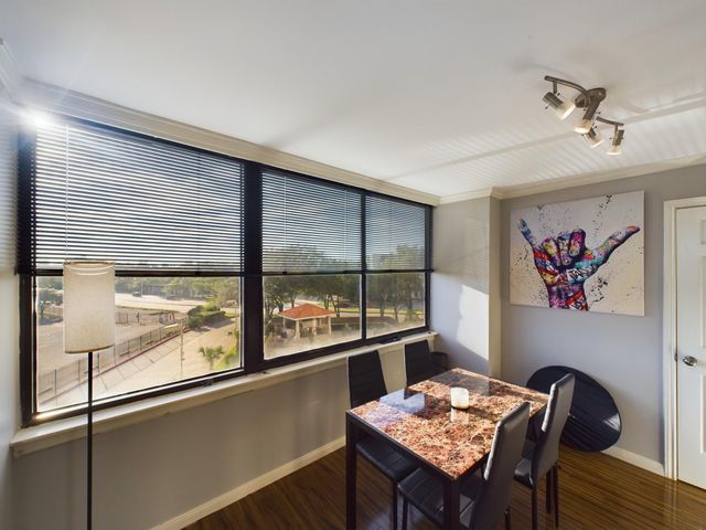 3525 Sage Road 403, Houston, TX 77056