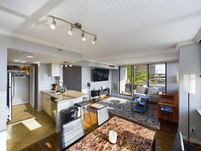 3525 Sage Road 403, Houston, TX 77056