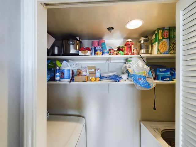 3525 Sage Road 403, Houston, TX 77056