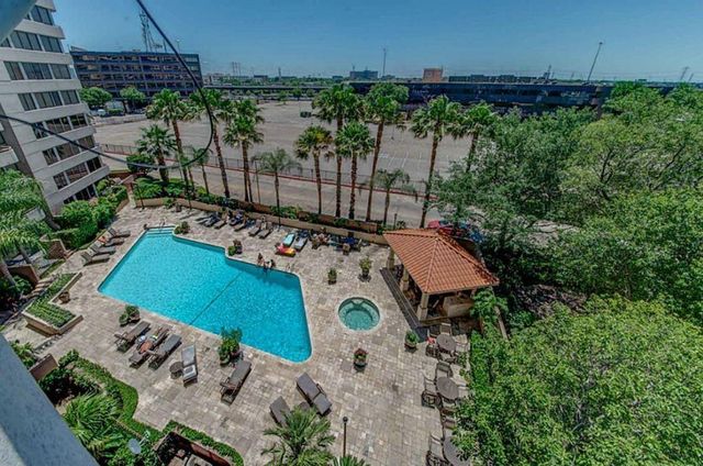 3525 Sage Road 403, Houston, TX 77056