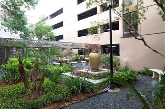 3525 Sage Road 403, Houston, TX 77056