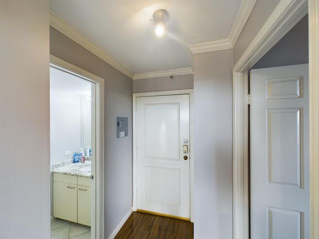 3525 Sage Road 403, Houston, TX 77056