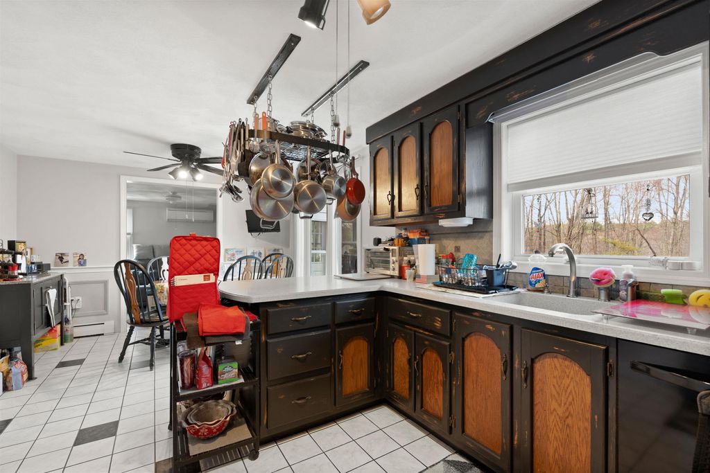 Image 13 of property listing at 27 Reed St # A, Londonderry, NH 03053