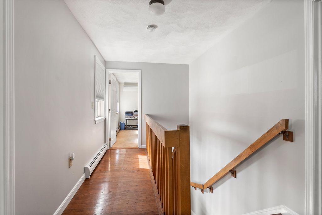 Image 15 of property listing at 27 Reed St # A, Londonderry, NH 03053