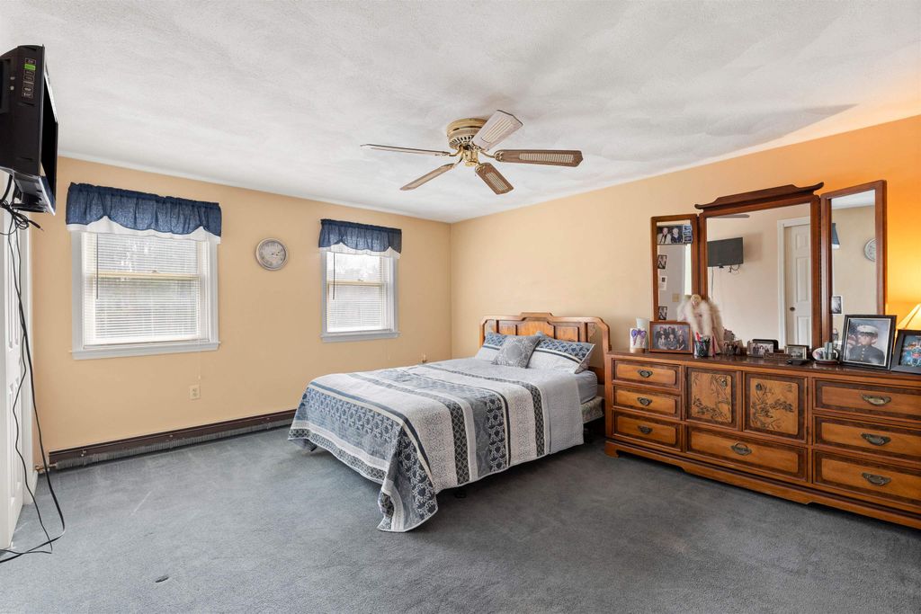 Image 16 of property listing at 27 Reed St # A, Londonderry, NH 03053