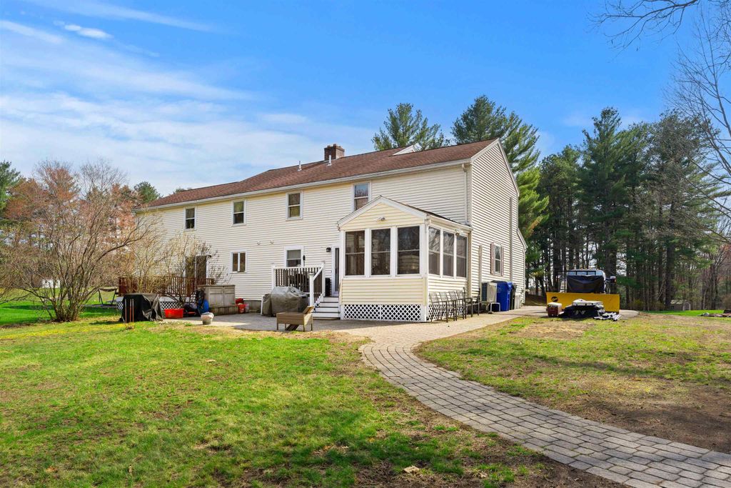 Image 22 of property listing at 27 Reed St # A, Londonderry, NH 03053