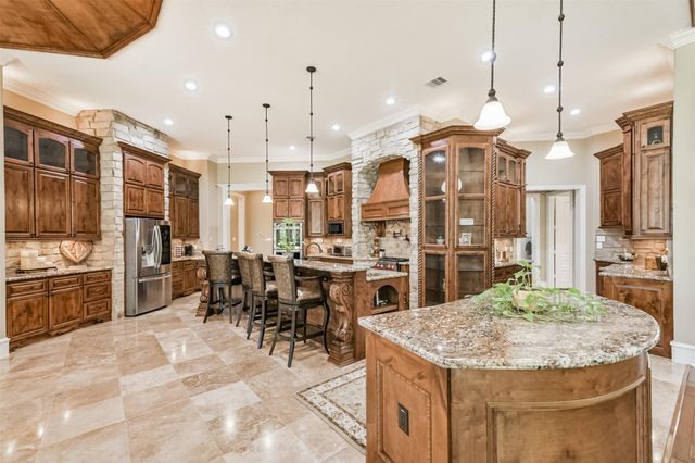 427 Lassen Villa Court, Houston, TX 77336