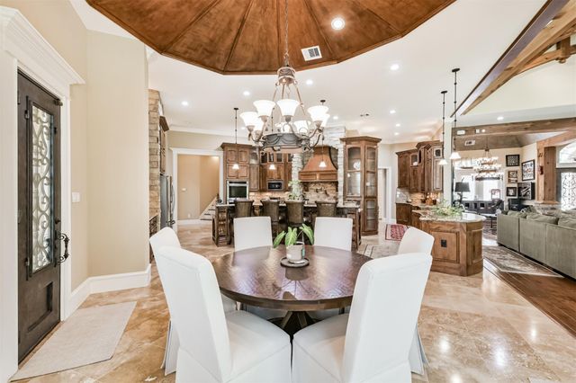 427 Lassen Villa Court, Houston, TX 77336