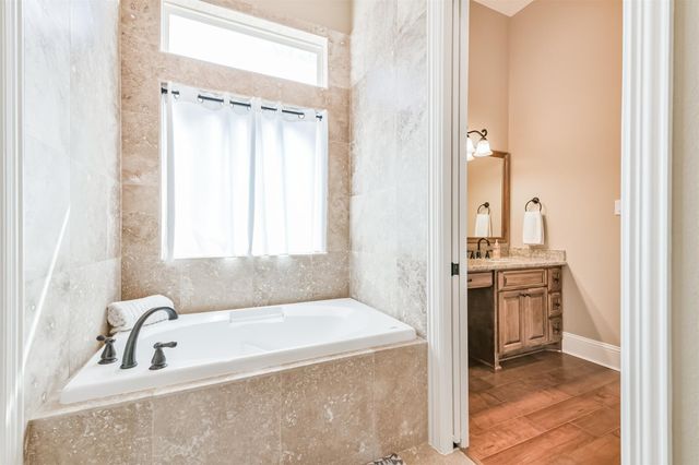 427 Lassen Villa Court, Houston, TX 77336