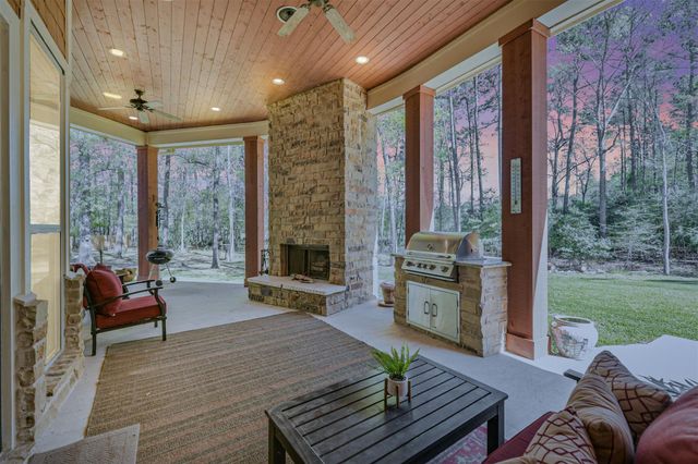 427 Lassen Villa Court, Houston, TX 77336