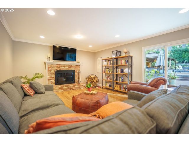 6220 Sw SPRUCE Ave, Beaverton, OR 97005