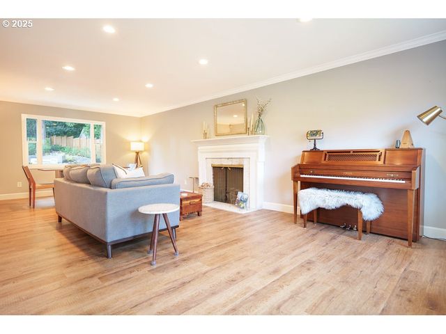 6220 Sw SPRUCE Ave, Beaverton, OR 97005