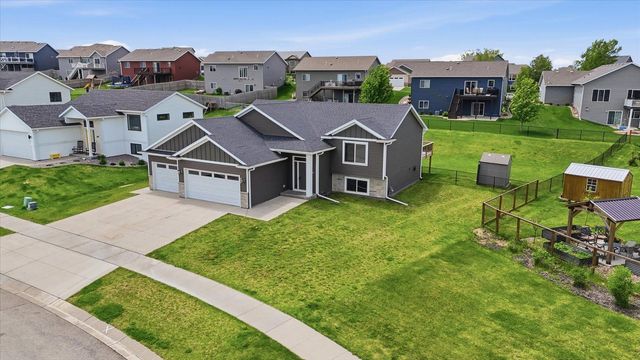 732 Towne Drive NE, Byron, MN 55920