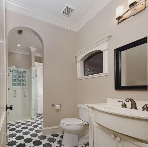 19 Hunnewell Way, The Woodlands, TX 77382