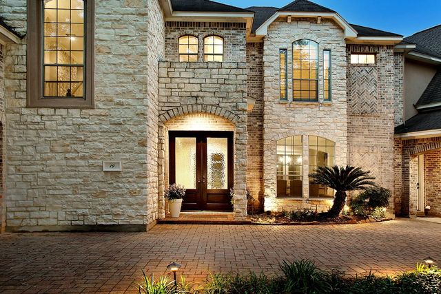 19 Hunnewell Way, The Woodlands, TX 77382