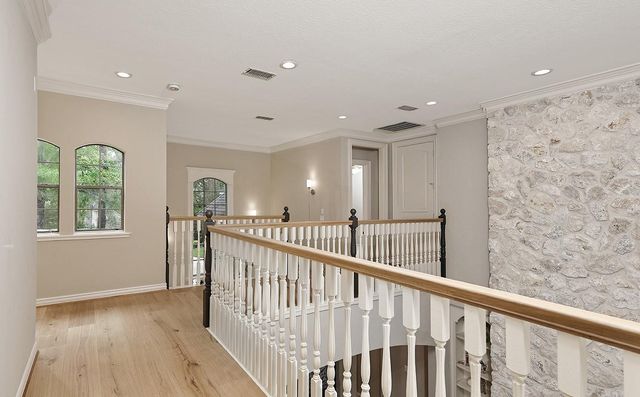 19 Hunnewell Way, The Woodlands, TX 77382