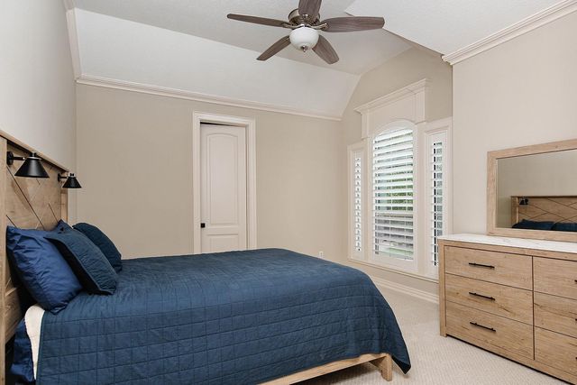 19 Hunnewell Way, The Woodlands, TX 77382