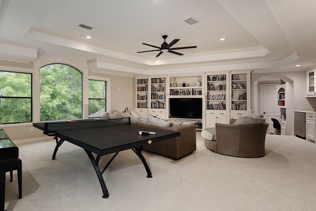 19 Hunnewell Way, The Woodlands, TX 77382