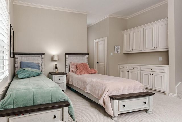 19 Hunnewell Way, The Woodlands, TX 77382