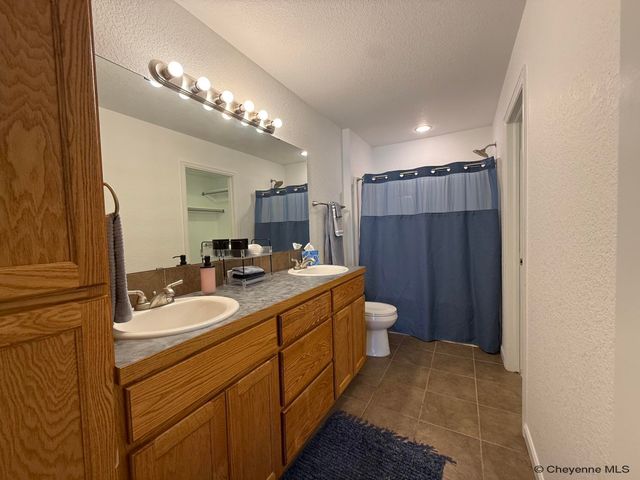 5503 ALEX RANCH RD, Cheyenne, WY 82007