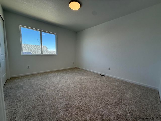 5503 ALEX RANCH RD, Cheyenne, WY 82007