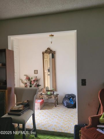 11537 MONTEGO BAY Drive W, Jacksonville, FL 32218