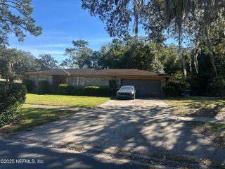 11537 MONTEGO BAY Drive W, Jacksonville, FL 32218
