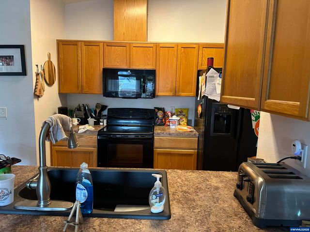 7530 6th St SE, Turner, OR 97392