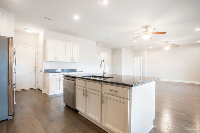 8016 Woodbrook Rd, Pensacola, FL 32526