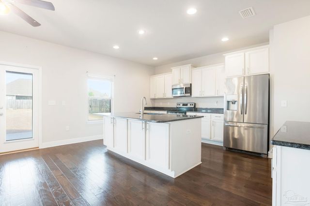 8016 Woodbrook Rd, Pensacola, FL 32526