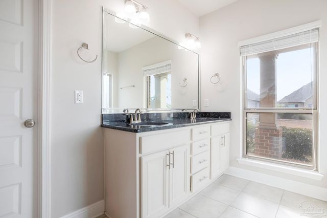 8016 Woodbrook Rd, Pensacola, FL 32526