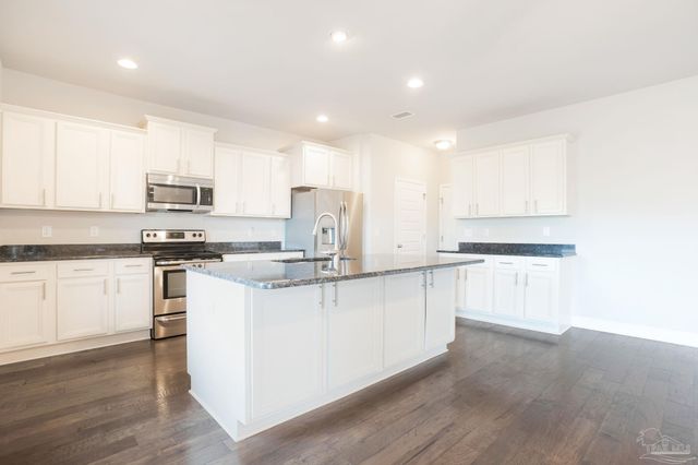 8016 Woodbrook Rd, Pensacola, FL 32526