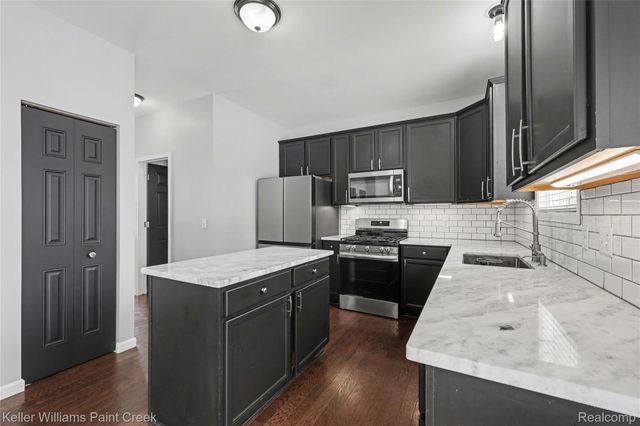 51768 Leshan Drive, Chesterfield Township, MI 48047