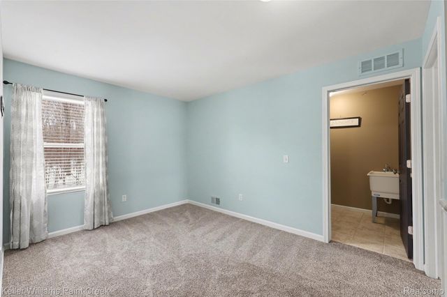 51768 Leshan Drive, Chesterfield Township, MI 48047