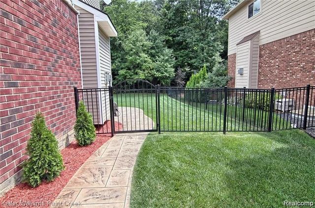 51768 Leshan Drive, Chesterfield Township, MI 48047