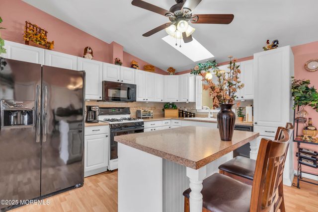 5 Navajo Drive, Waretown, NJ 08758