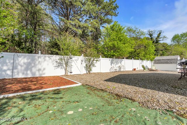 5 Navajo Drive, Waretown, NJ 08758