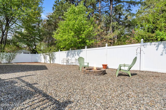 5 Navajo Drive, Waretown, NJ 08758