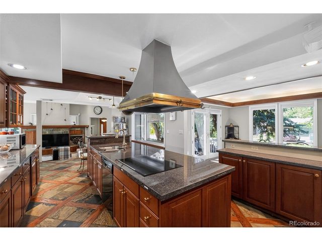 1820 Glen Ayr Dr, Lakewood, CO 80215