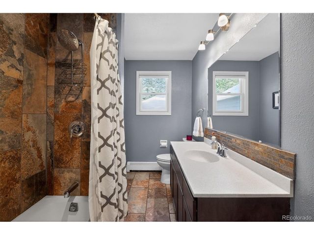 1820 Glen Ayr Dr, Lakewood, CO 80215