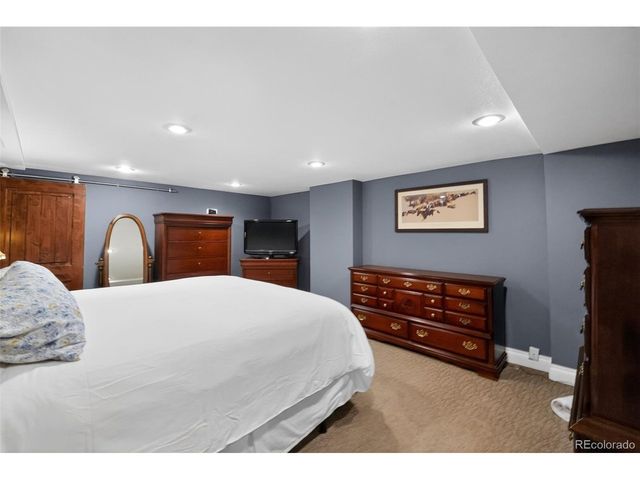 1820 Glen Ayr Dr, Lakewood, CO 80215