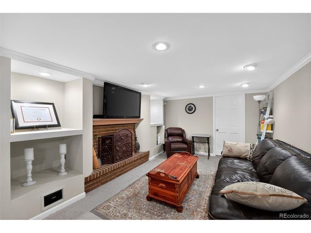 1820 Glen Ayr Dr, Lakewood, CO 80215