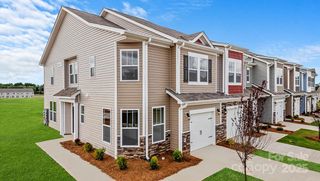 342 Creekview Road, Hendersonville, NC 28792