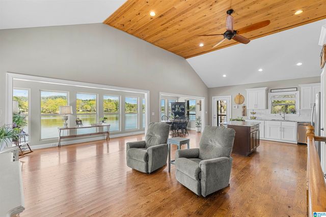 992 DAVIS ACRES DRIVE, Alpine, AL 35014