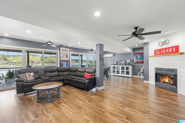 992 DAVIS ACRES DRIVE, Alpine, AL 35014